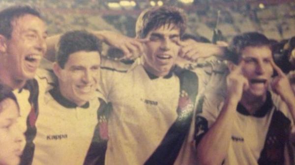 A foto é de 1998, após a final da Libertadores
