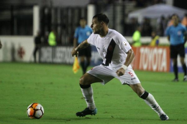 Desábato em ação pelo Vasco na Libertadores