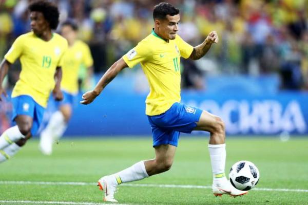 Philippe Coutinho durante partida entre Brasil e Sérvia, válida pela terceira rodada do grupo E da Copa do Mundo