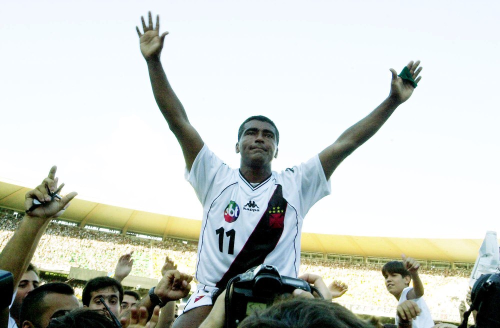 Romário no Vasco campeão da Taça João Havelange (2000). Clube lhe deve há 12 anos e agora fez novo acordo para pagar