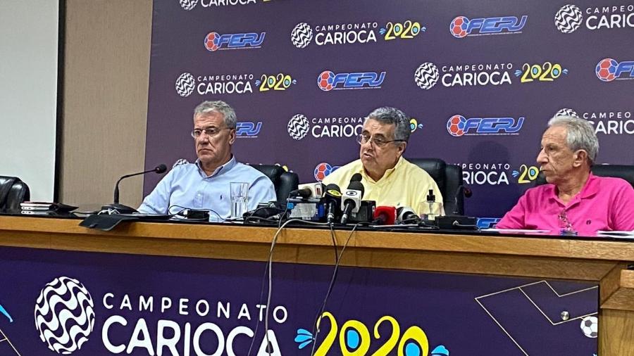 Rubens Lopes (centro), presidente da Ferj, em entrevista após reunião com os clubes por conta do coronavírus