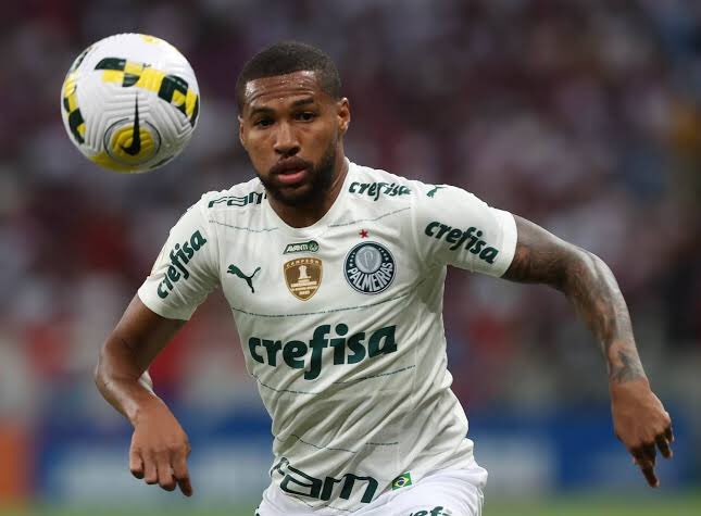 Vasco disputa contratação de atacante do Palmeiras com Bahia e